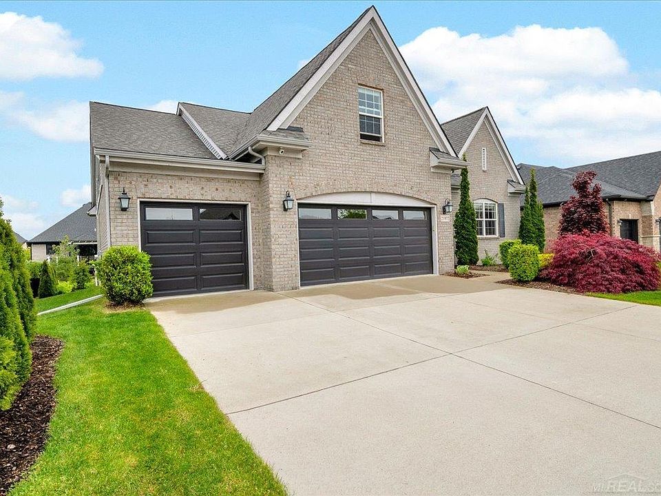 21972 Majestic Dr, photo 3