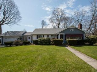 45 Bittersweet Ln, Stratford, CT 06614