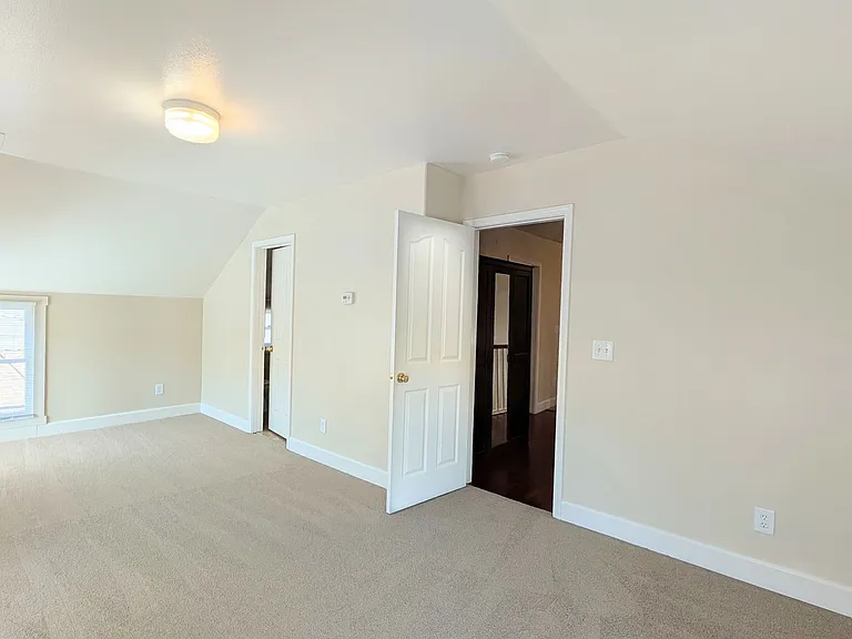 417 11th St — Photo 21