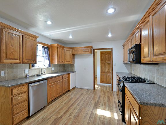 2nd image of 1305 Huntington