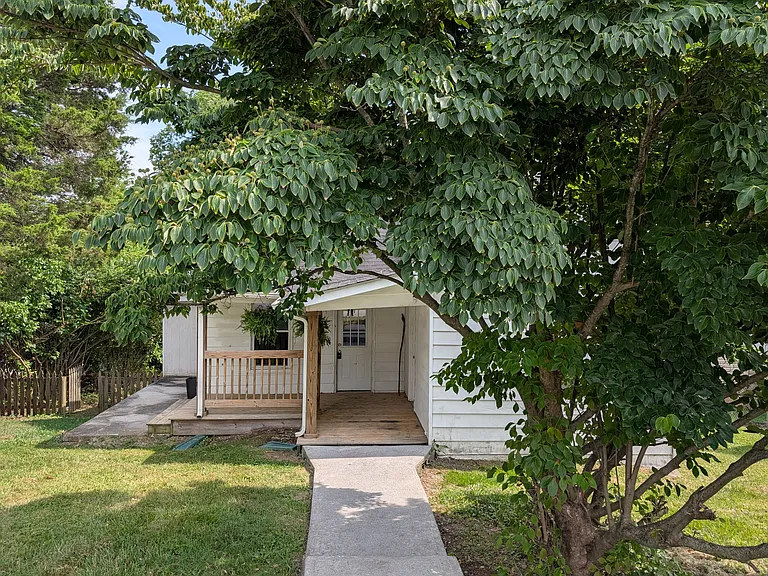247 W Banner St — Photo 20