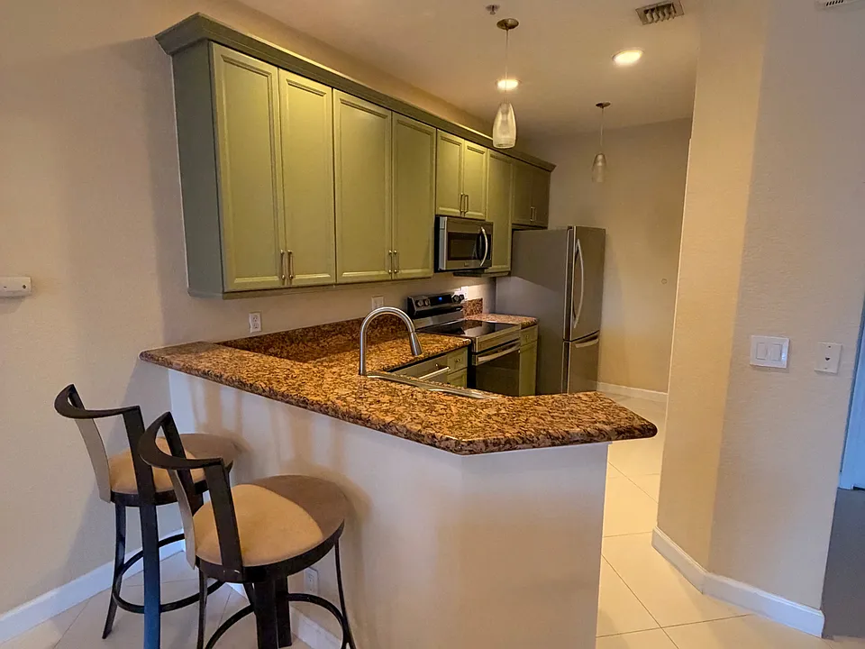 211 Bayfront Dr