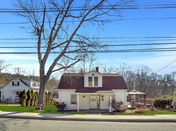 84 Reeve Ave, Bloomingdale Boro, NJ 07403