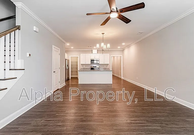 18 Alderly Way — Photo 2