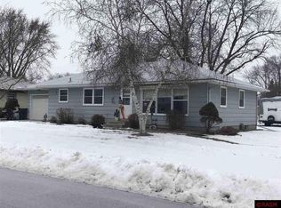 216 Capital Dr, Mankato, MN 56001