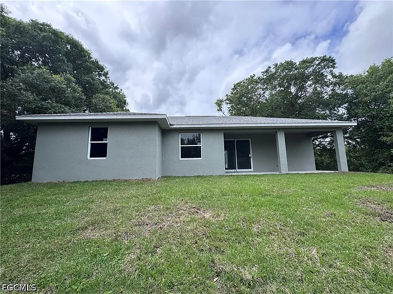 1305 Andover Dr — Photo 2