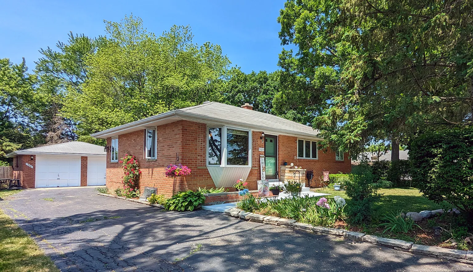 508 Deerpath Dr photo 1