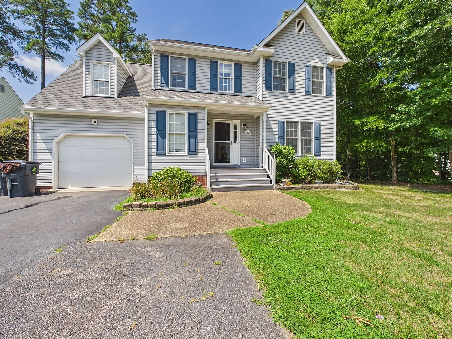 4 bed, 2.0 bath, 1811 sqft, $2,495 — Photo 2