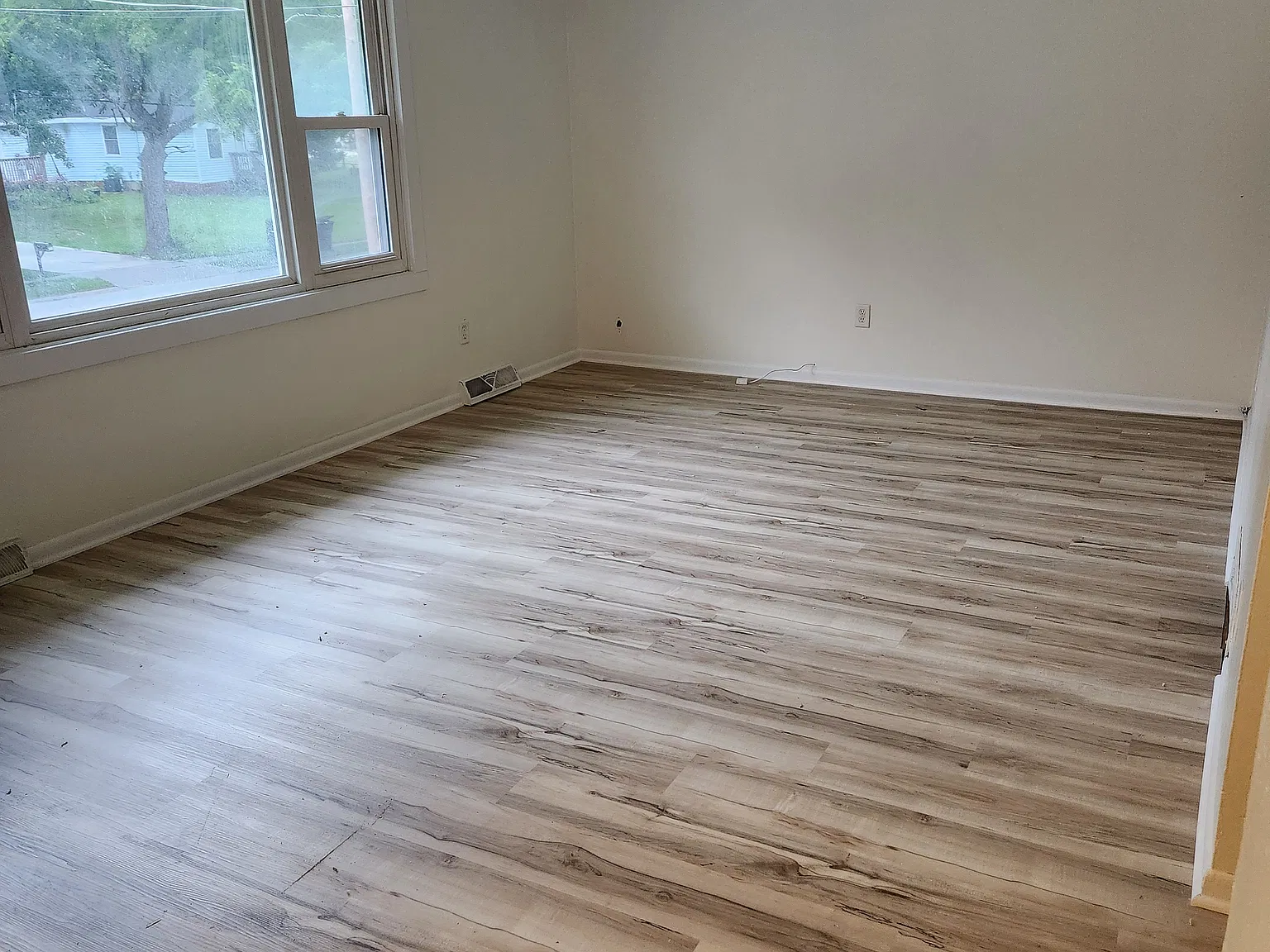 3 bed, 1.5 bath, 1250 sqft, $1,345 — Photo 4