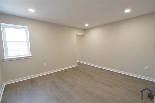 1933 E Albert St — Photo 10