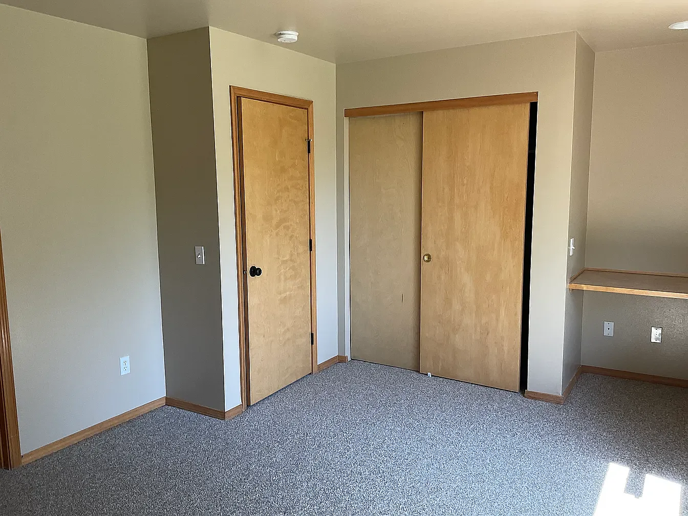2 bed, 1300 sqft, $800 — Photo 3