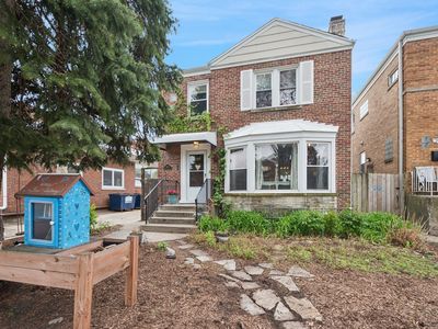 2815 W Jarvis Ave, Chicago, IL, 60645