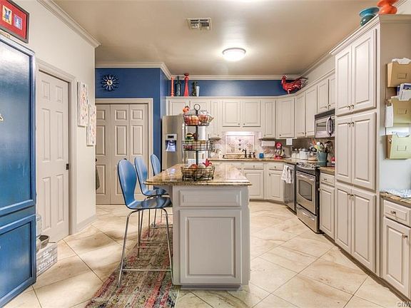 4th image of 21 Meadow Creek Dr