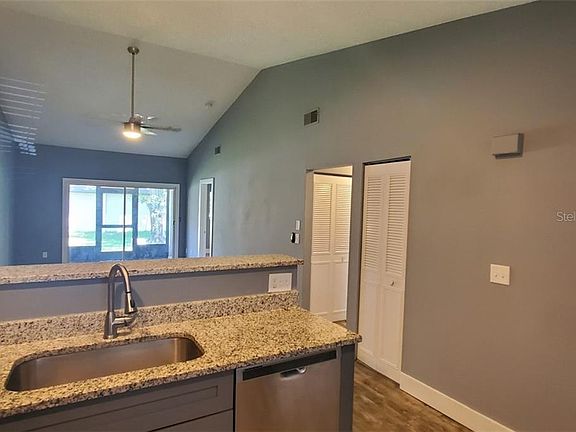 4th image of 575 Capistrano Ct #575