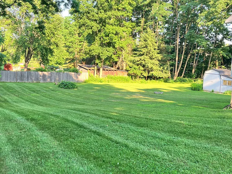 79 Locust Grove Rd — Photo 22
