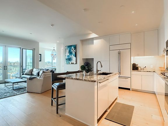 4th image of 155 N Steele St #814