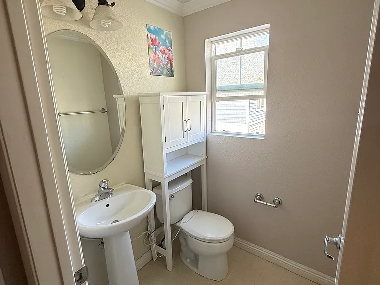 656 Grand Ter — Photo 10