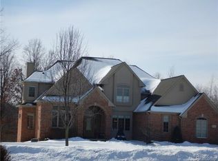 8530 Lone Meadow Ct, Howell, MI 48843