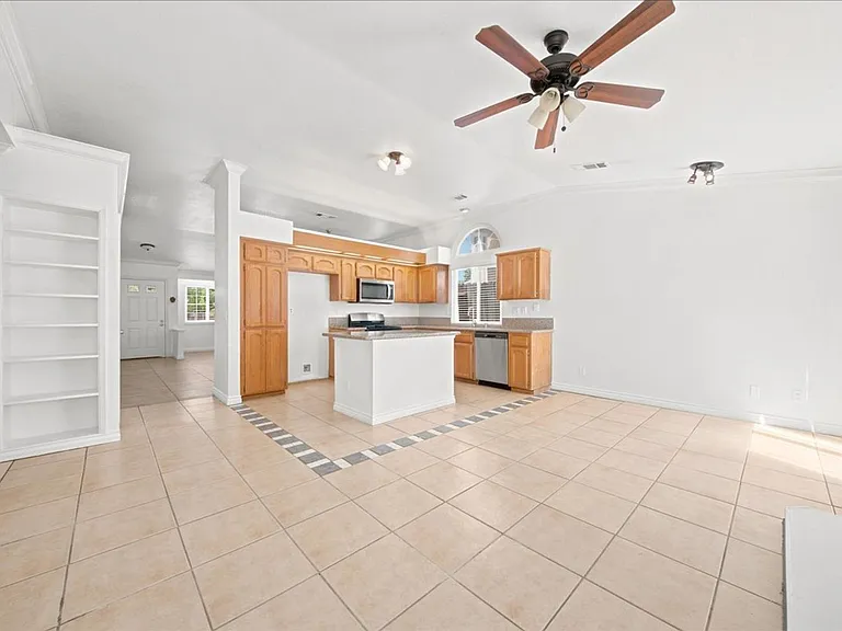 8408 Silver Run Way — Photo 9