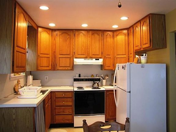 5th image of 4704 Landis Ave