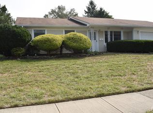 15 Cypress Dr, Monroe Township, NJ 08831
