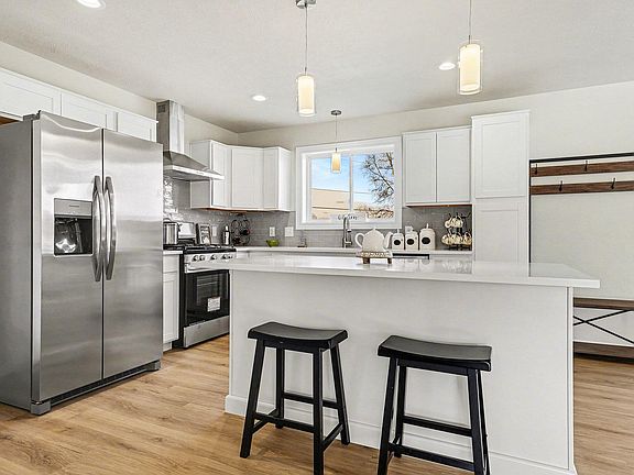 3rd image of 2821-14 Mile Rd NE