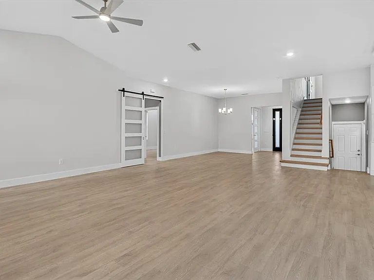 207 Athens St — Photo 19