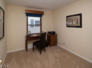 816 Mayflower Ave, Bloomington, IL
