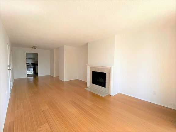4th image of 4470 S Centinela Ave #101