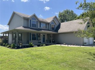 11467 Blackhawk Dr, Paris, IL 61944