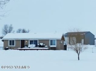 170 Homestead Rd, Yakima, WA 98908