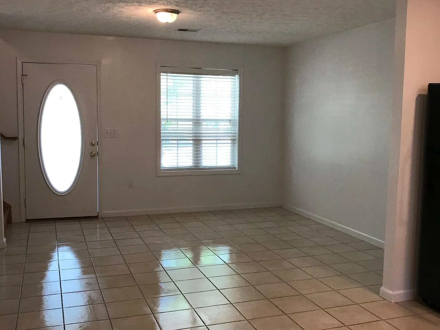 2 bed, 1.5 bath, 950 sqft, $1,100 — Photo 4