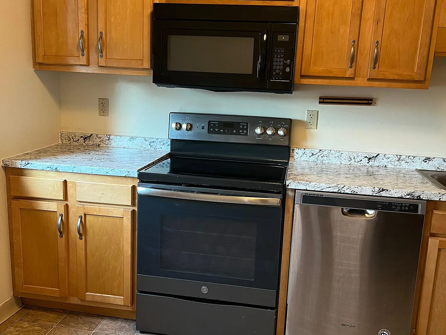 131 Point Of Woods Dr — Photo 4