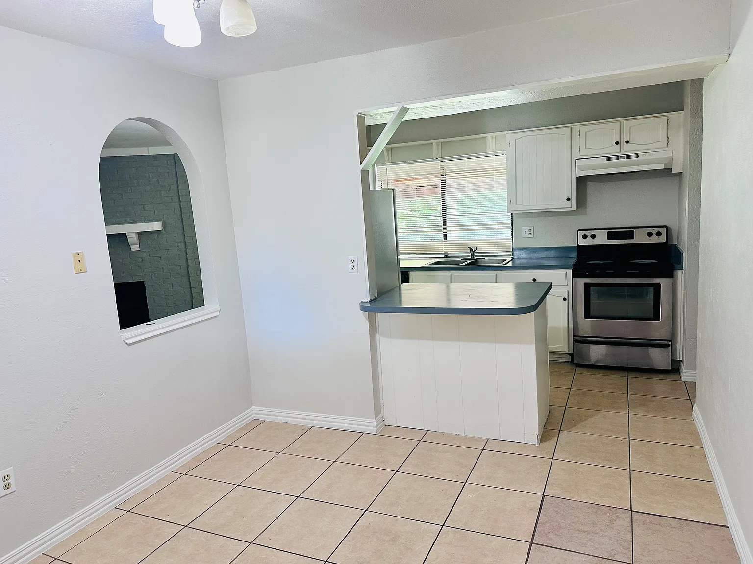 4 bed, 1448 sqft, $2,175 — Photo 2
