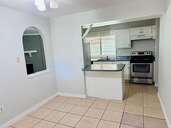 2nd image of 1513 Nueces Dr