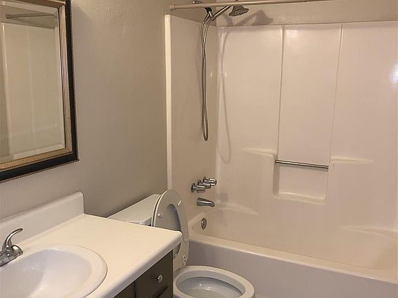 4th image of 2881 Johnson Ave #2887