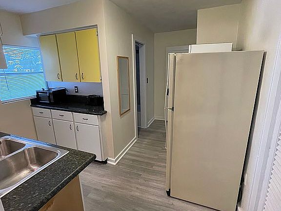 2nd image of 4003 N B St