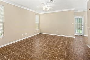 4th image of 2921 McLaren Dr