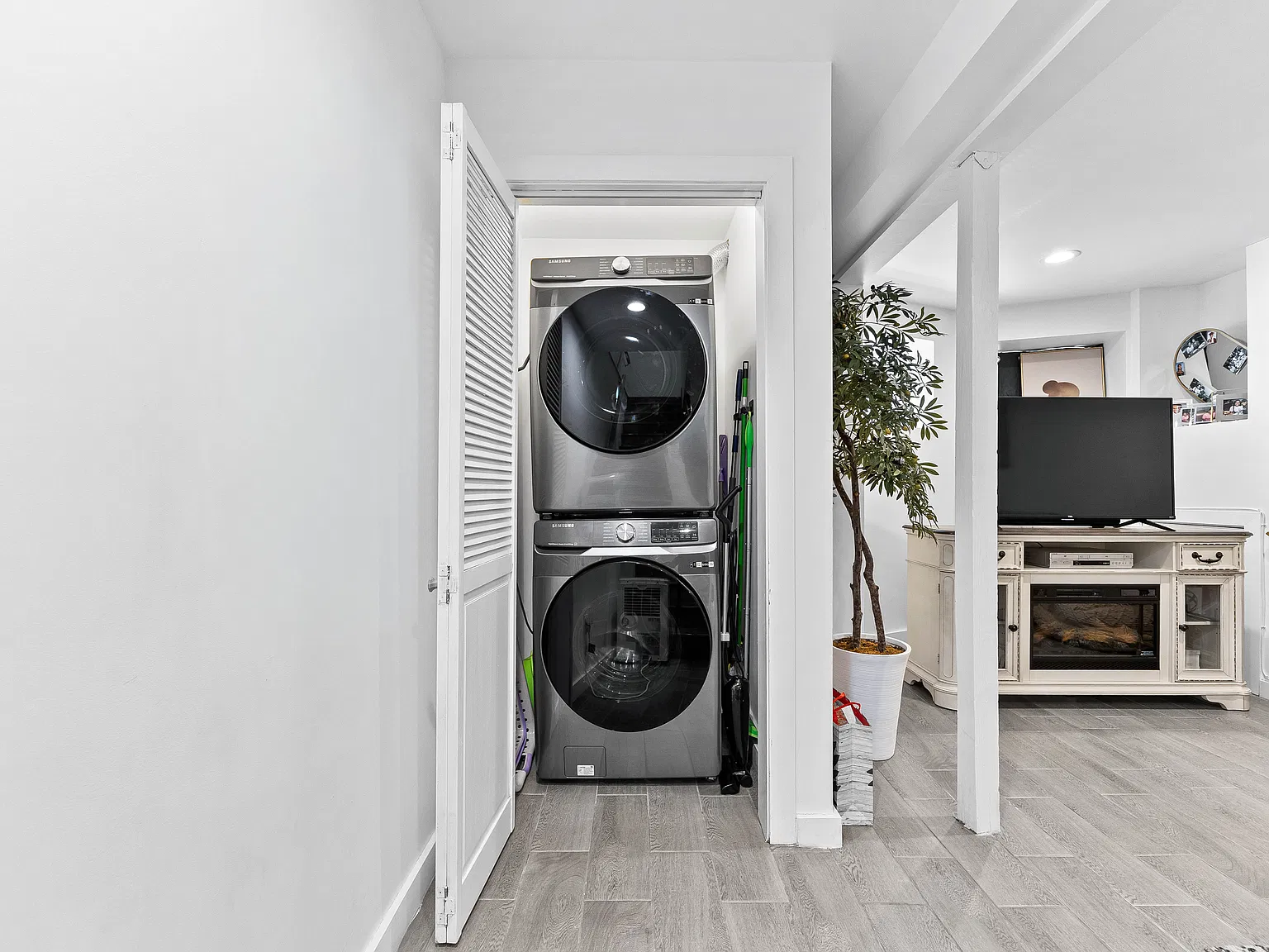 3 bed, $3,200 — Photo 3