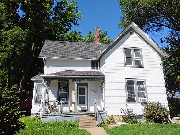312 Randall St — Photo 1