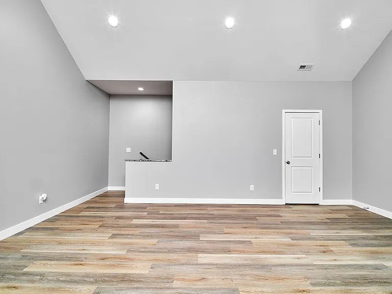 415 N Dequincy St — Photo 5