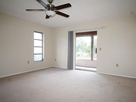 3rd image of 22207 Mamaroneck Ave
