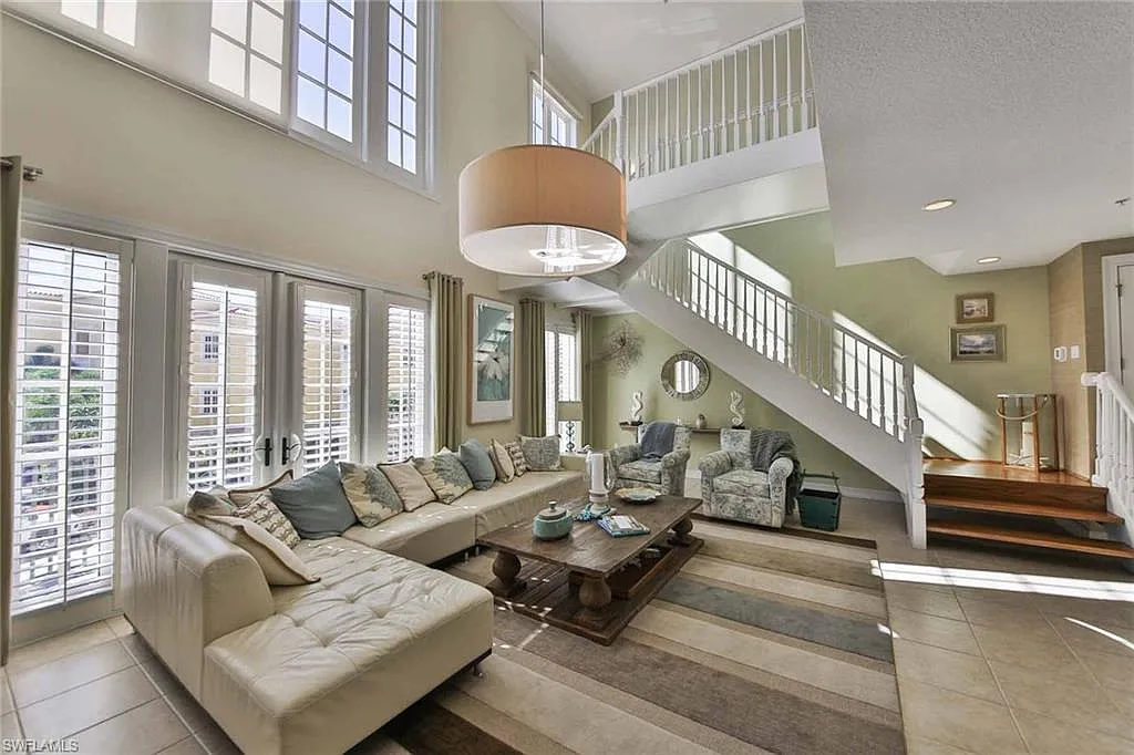 3 bed, 2.0 bath, 2700 sqft, $20,000 — Photo 1
