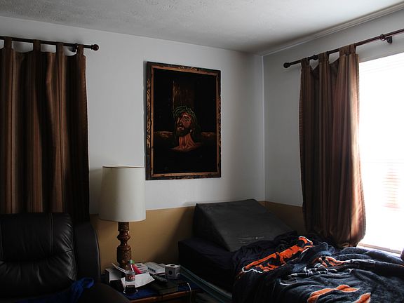 4th image of 714 Elissa Dr