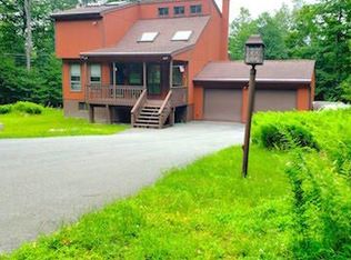 1052 Maverick Trl, Newfoundland, PA 18445