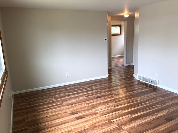 Living room photo #2