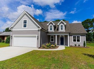 1111 Pelican Dr, New Bern, NC 28560