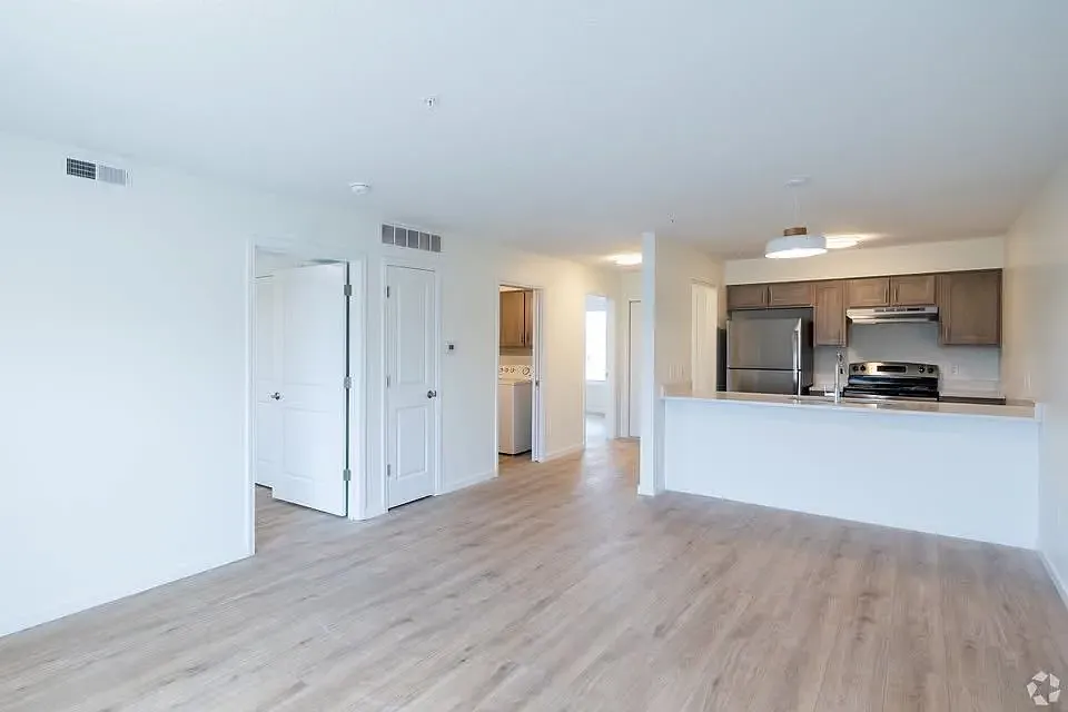 Gateway Apartments — Photo 2