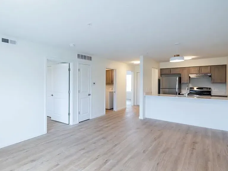 Gateway Apartments — Photo 2