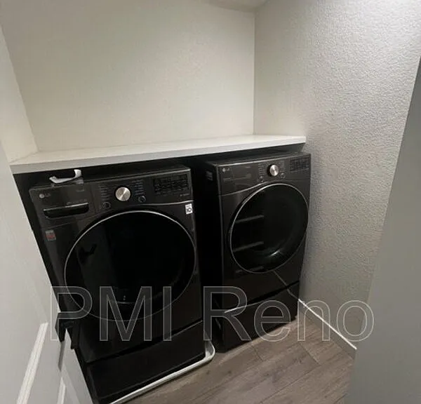 8880 Portia Dr — Photo 9